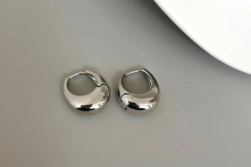 Oval Elegant Earrings, 3D Metal Design