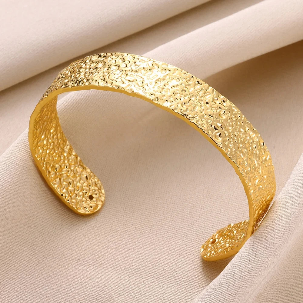 Classic Bump Pattern Openning Bangles