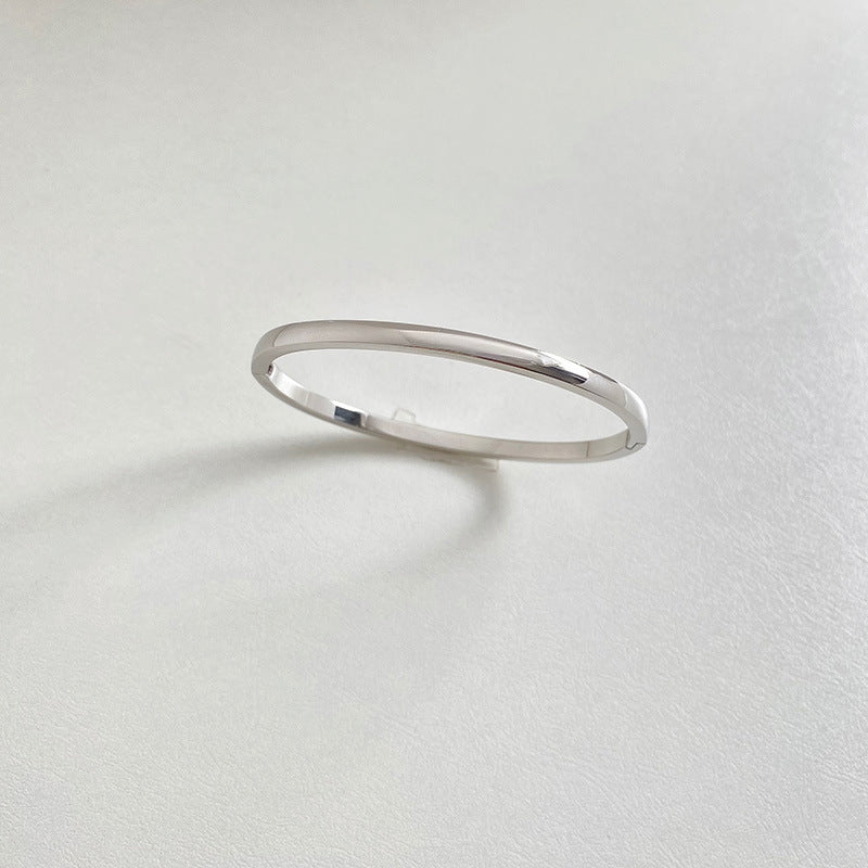 Retro Minimalistic Buckle Simple Bracelet