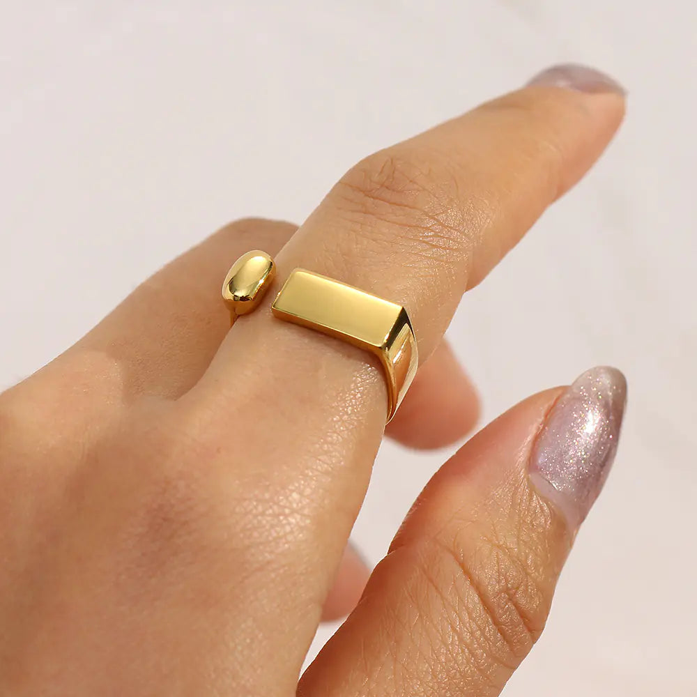 Cadenza Gold Ring
